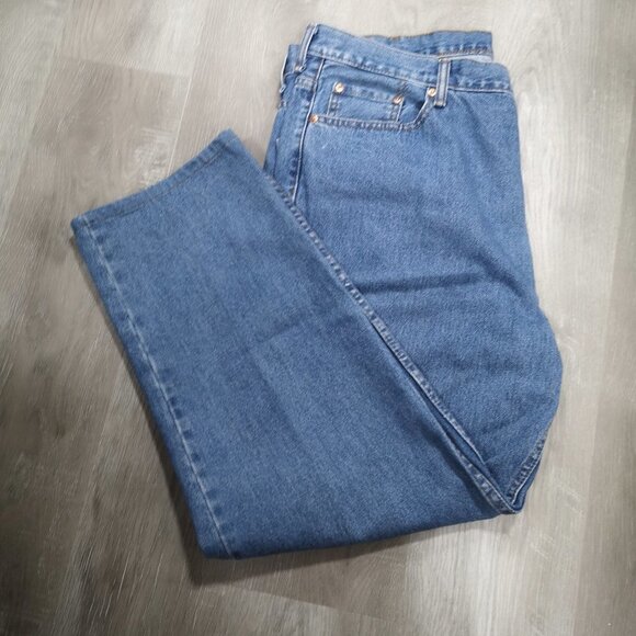 Levi's 550 Men's Size 42 Waist Straight Legs Medium Wash Jeans - Picture 3 of 13